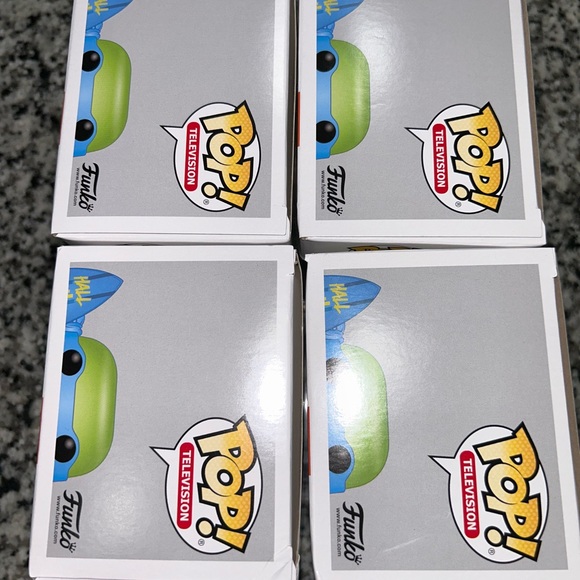 New Funko Pop Television SDCC Comic Con TMNT 1020 Leonardo With Surfboard NI… - Picture 5 of 10